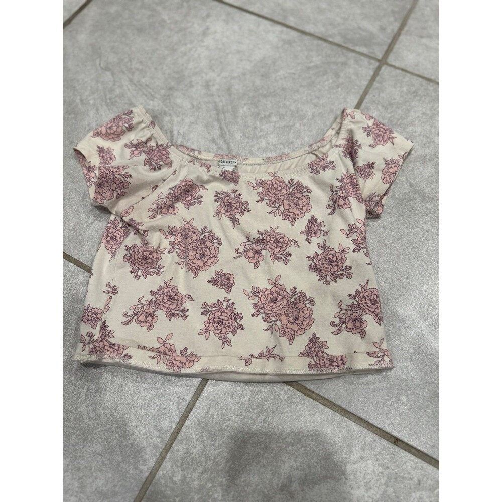 Forever 21 Top/Blouse Cropped Light Tan W/ Pink Flowers Size Medium